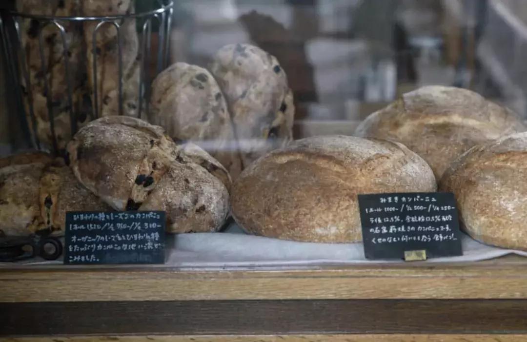 石窑面包店内实拍视频,天然酵母的石窑面包店