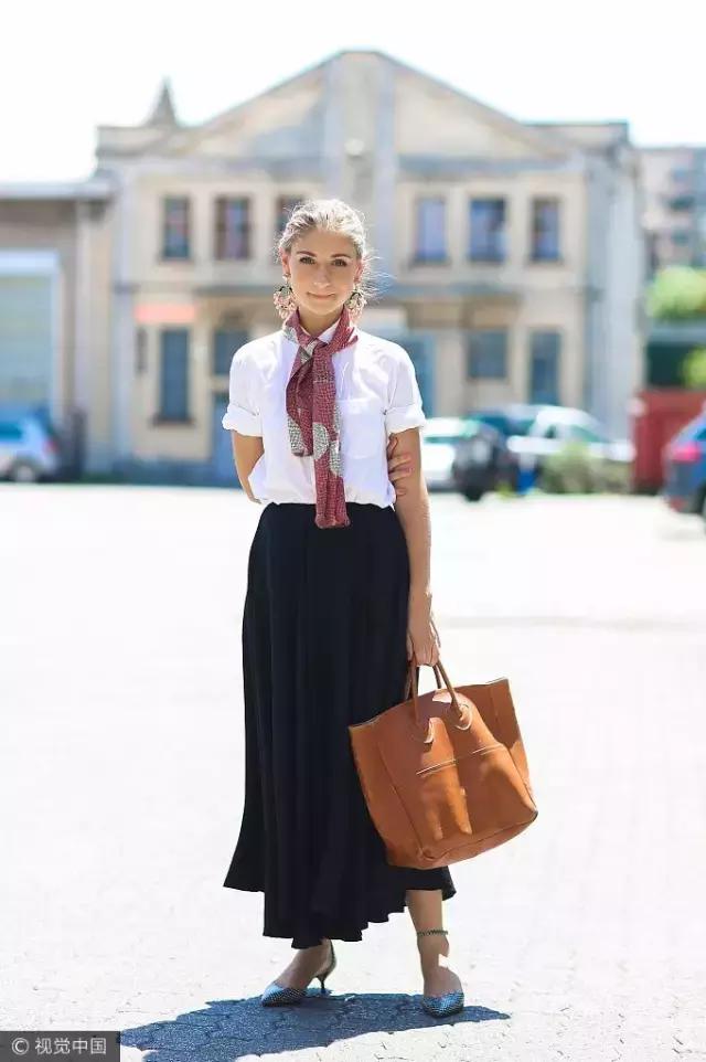 秋天丝巾防寒各种围法,时髦精都在学的几种系法丝巾教程