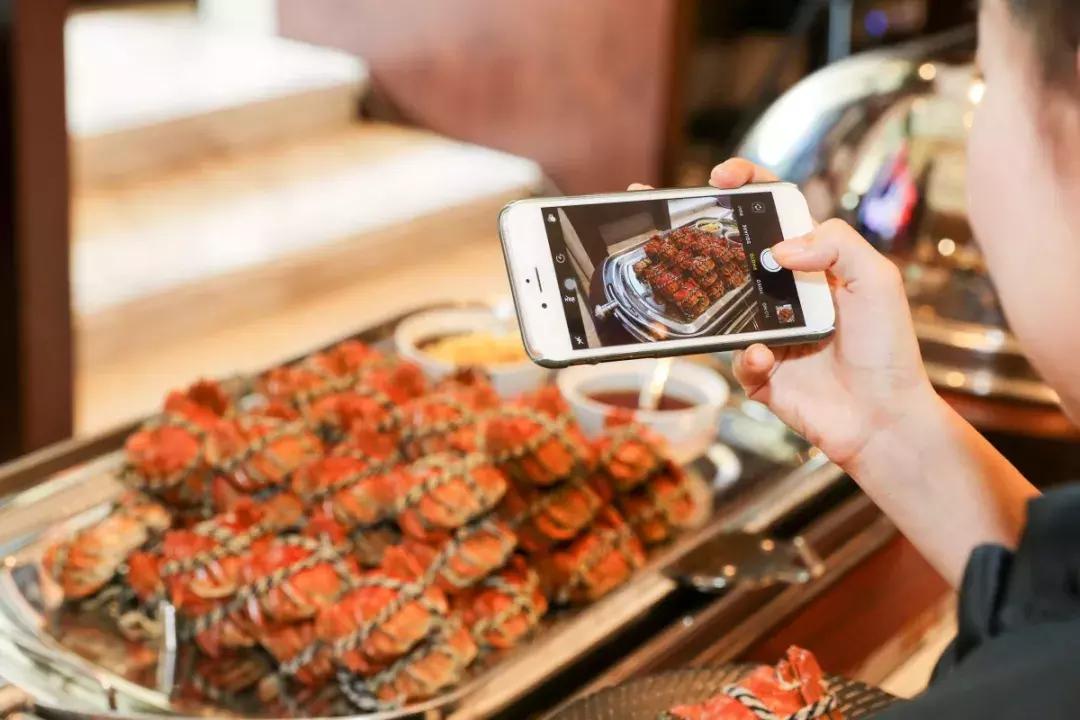 20道豪门蟹宴+梦幻火烈鸟甜品Show！大闸蟹畅吃只只爆膏！