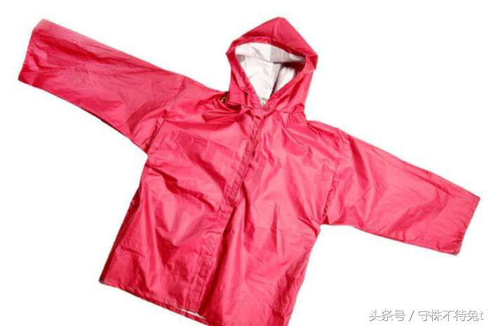 雨衣雨伞坏了怎么修补,雨伞坏了不要急一招教你避免尴尬