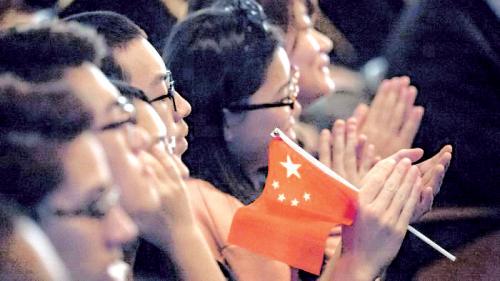 特朗普不让签证留学生,特朗普建议给留学生绿卡