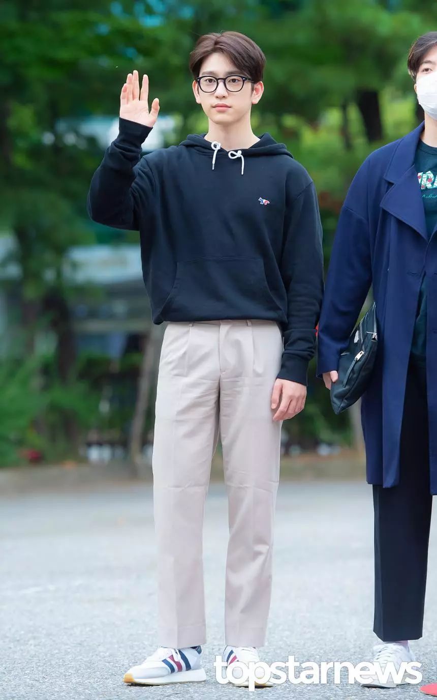 jennie绌挎惌鎺ㄨ崘,jennie闊╁浗绌挎惌