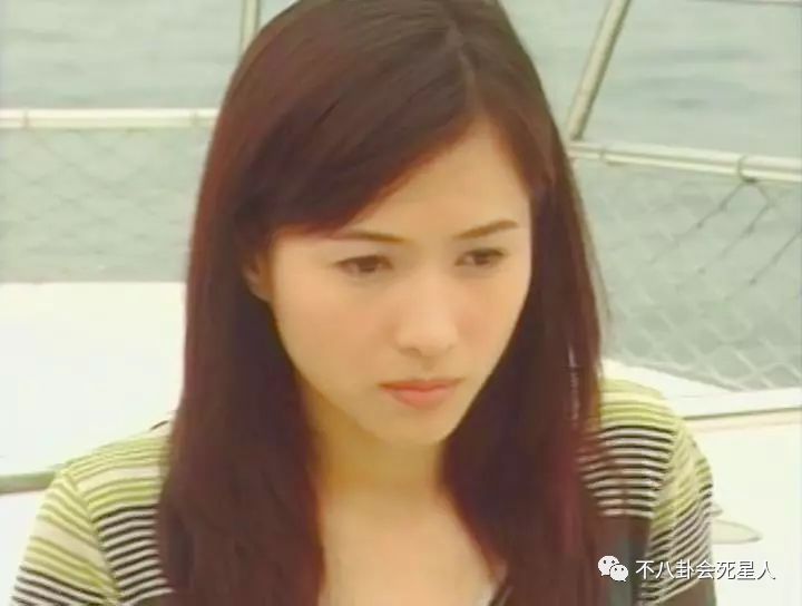 天生斜视参加选美，后成顶级打女被烧伤，当红时退圈为救患癌父亲