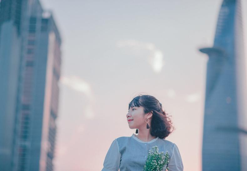 新打耳洞戴什么耳环不发炎,耳洞一戴上耳环就发炎