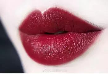口红这几种颜色千万不要选,什么牌子的口红不敢涂