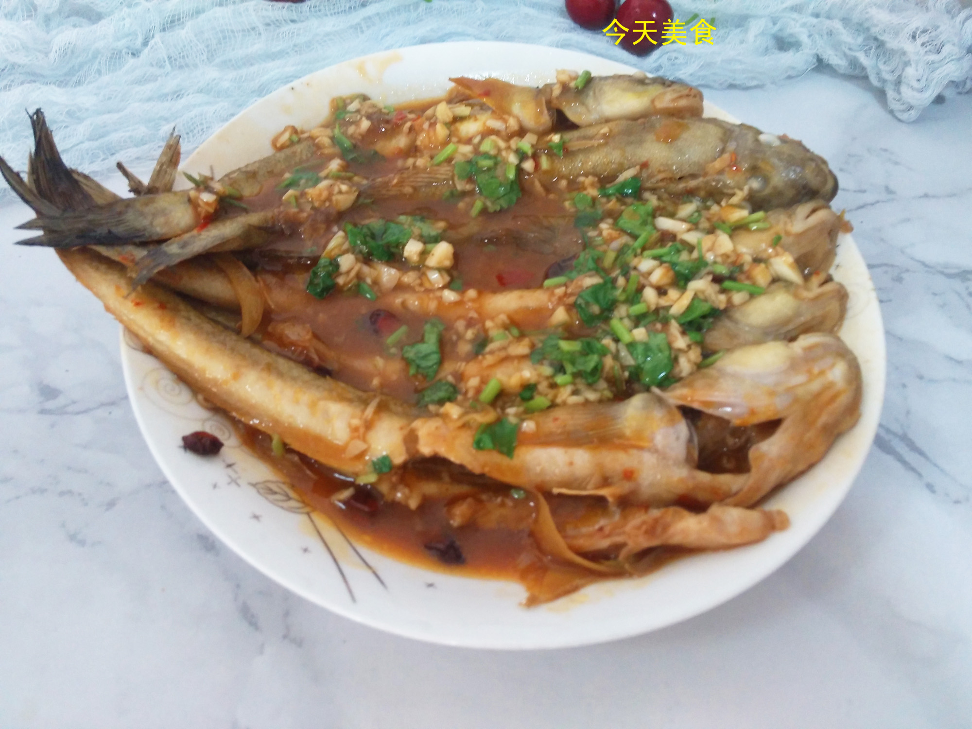 秋天最爱“胖头鱼”，它长得胖，有一个大头，骨软刺少就是好吃！