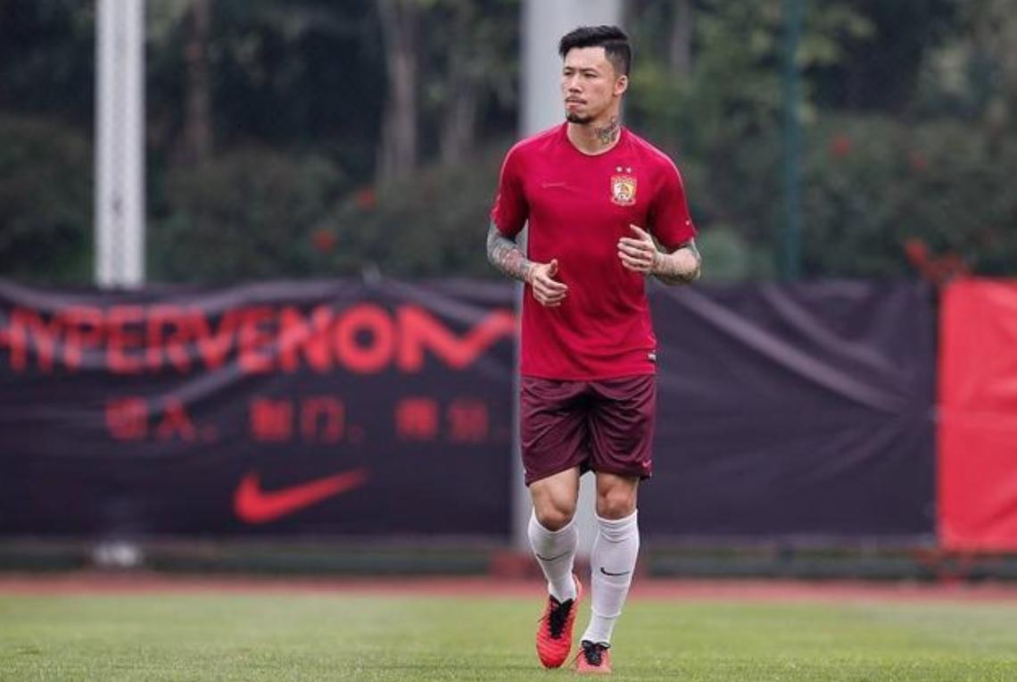 恒大亚冠曾诚受伤,恒大受伤国脚