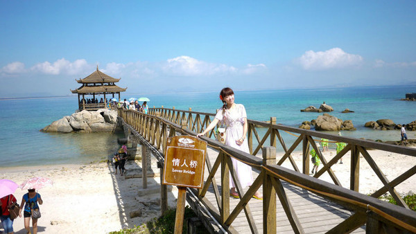 享受阳光拥抱大海,三亚阳光大海之旅