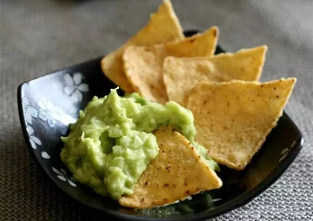 七年增长万倍，谁劝中国人买了3万吨牛油果？