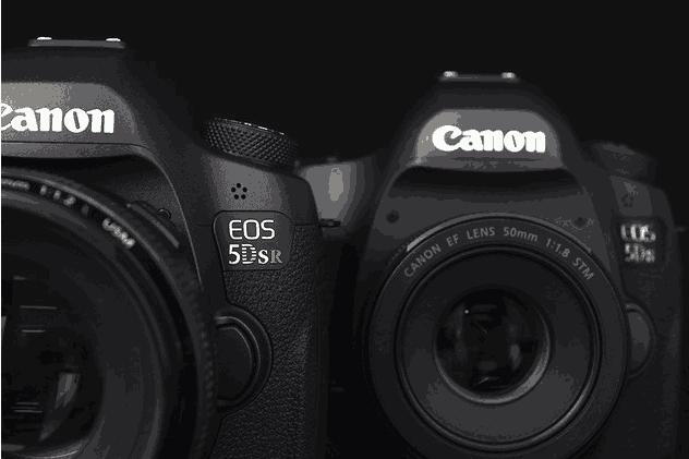 佳能相机二手5d3和二手5ds哪个好,佳能eos5ds是全画幅相机是吗
