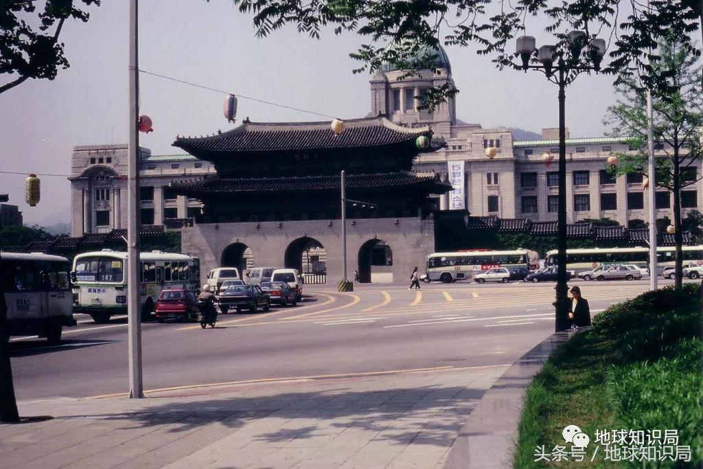 韩国人中小学还学汉字吗,韩国人是怎么学习汉字的