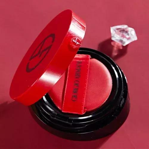 我们找了3位不会化妆的手残妇女，5分钟后变成了这样……