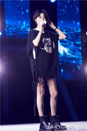 马丁靴搭配什么穿才好看,马丁鞋上面怎么搭配好看呢