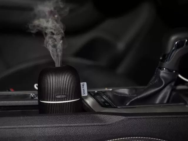 放在水杯里面的便携加湿器,可充电方便携带的加湿器