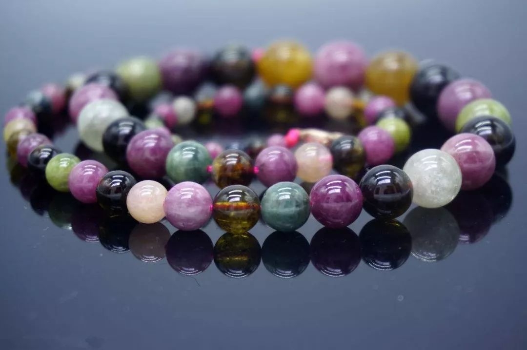 女的戴碧玺有什么讲究,女人戴什么颜色的碧玺最好