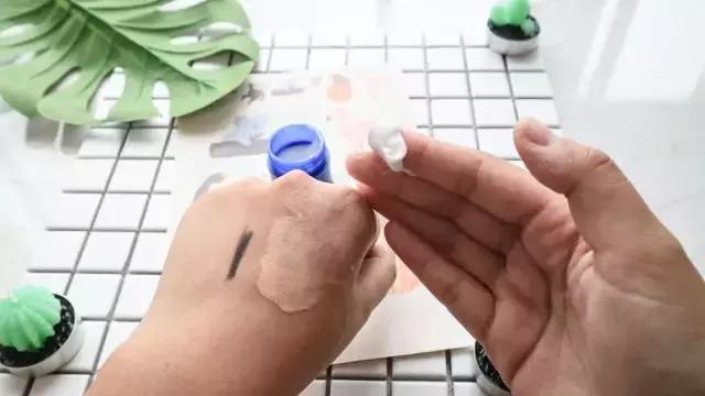 雪肌精护肤有依赖么,雪肌精酒精味很重对皮肤好吗