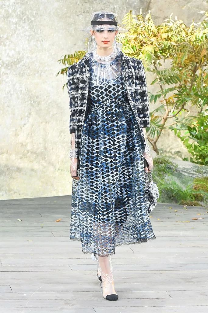 好看的格纹毛衣非常百搭好看,明星同款棋盘格开衫毛衣