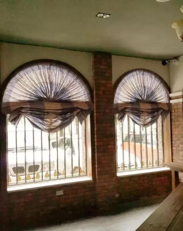半圆弧窗幔窗帘效果图,别墅窗纱幔头效果图