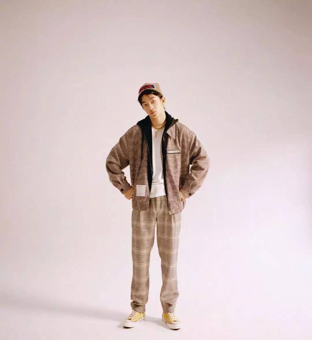 鏍¤崏鐨勪粬,琚О涓烘牎鑽夌殑鐢蜂汉