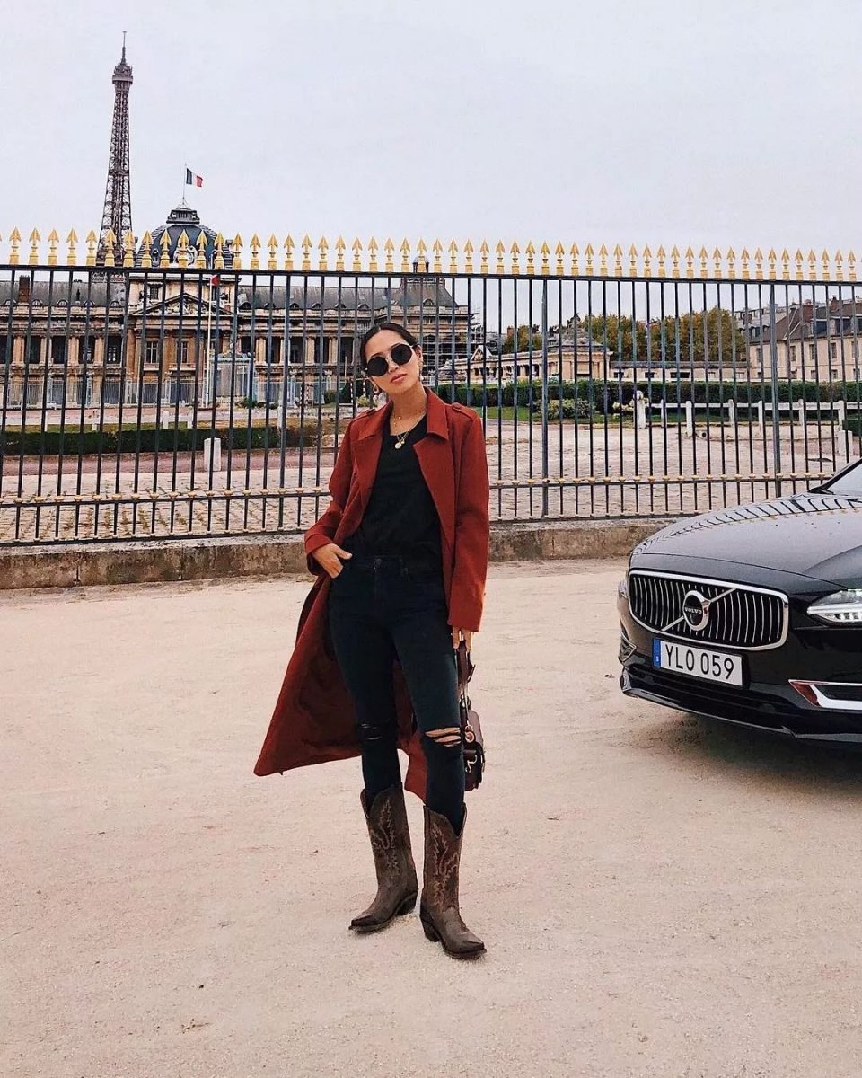 今年的靴子流行买短不买长,今年秋冬穿靴子就买这3种高级色