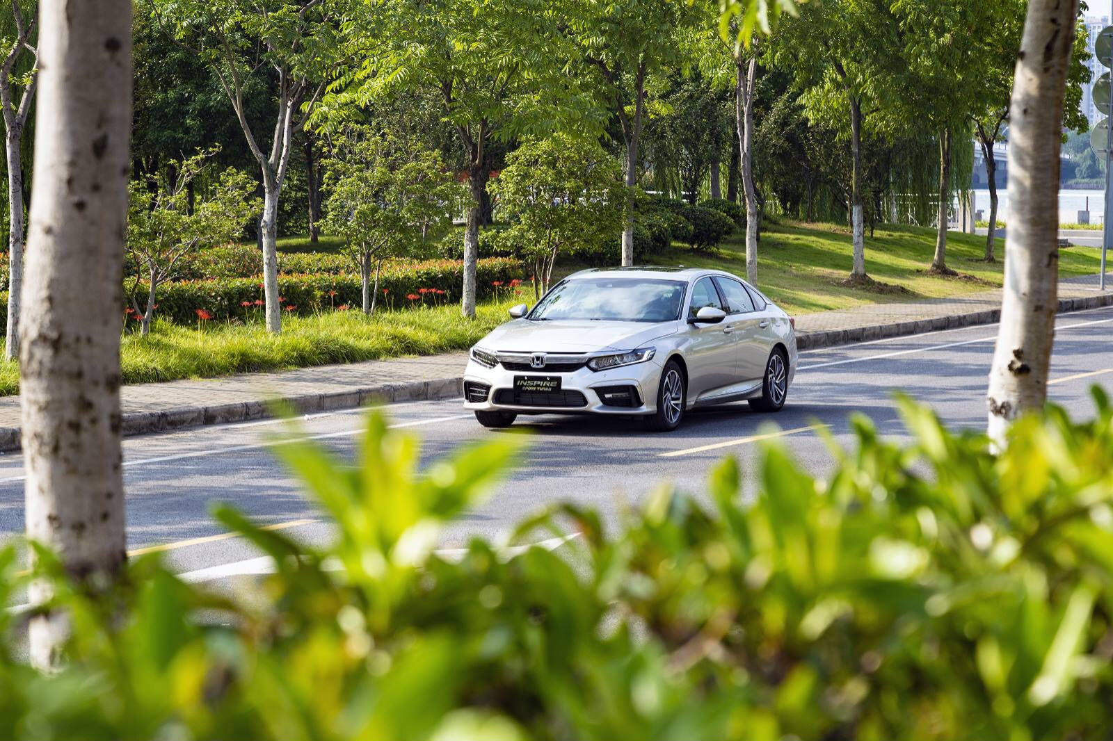 东风本田inspire260精致版落地价,本田雅阁1.5精英版与本田inspire