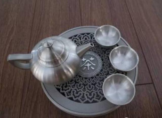 不同材质茶具上的茶垢怎么清洗,分离式茶杯怎么清洗