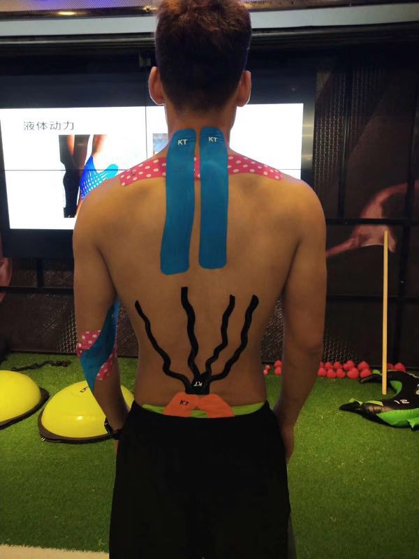 美国KTTAPE专业贴扎师入驻来跑吧奥森运动服务中心