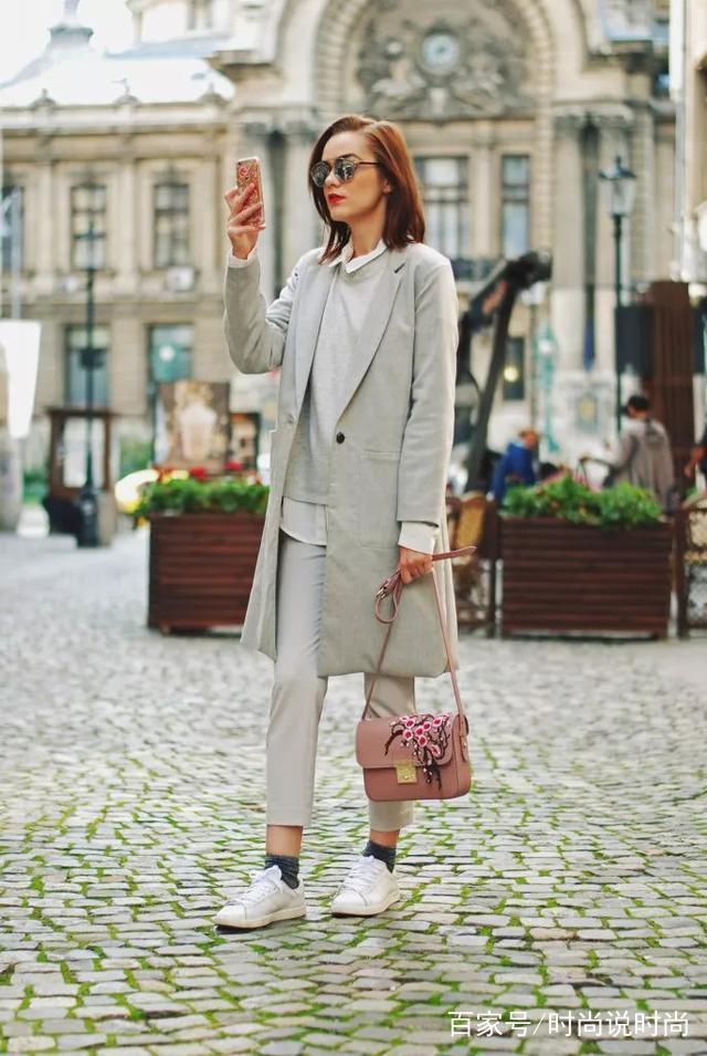 属于袜子的黄金时代来了！学会这些搭配！再也不用傻傻的露脚踝了