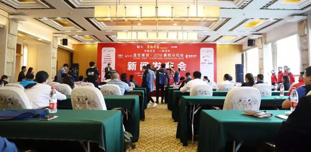 祥云衬托，卧龙环绕，襄马奖牌C位出道