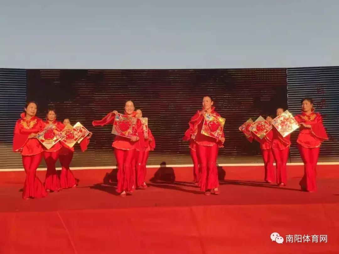舞动广场健身操,2018南阳市广场舞健身操