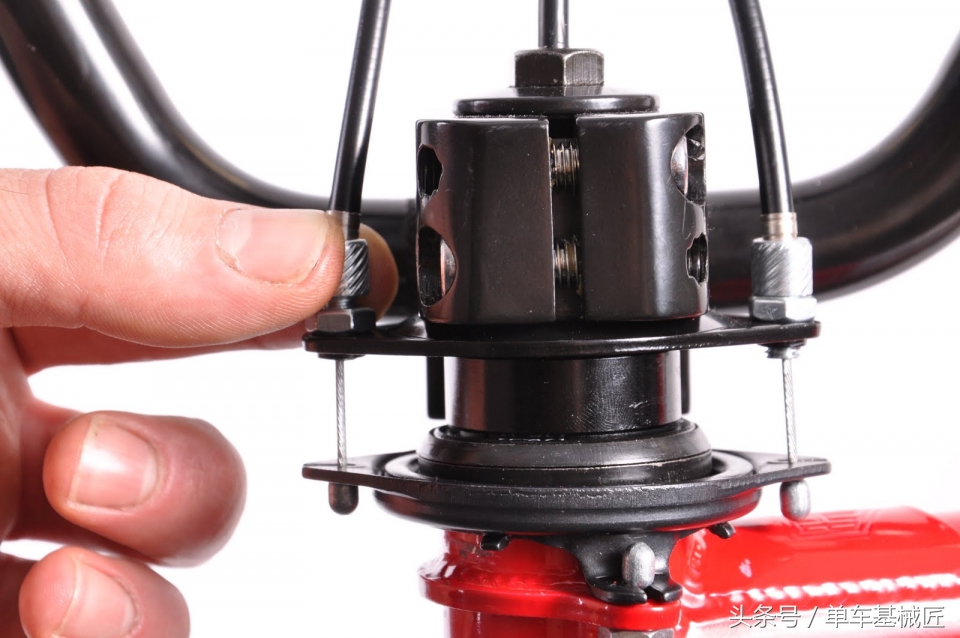 bmx小轮车车座调最高可以坐着骑吗,bmx小轮车车座怎么是斜的