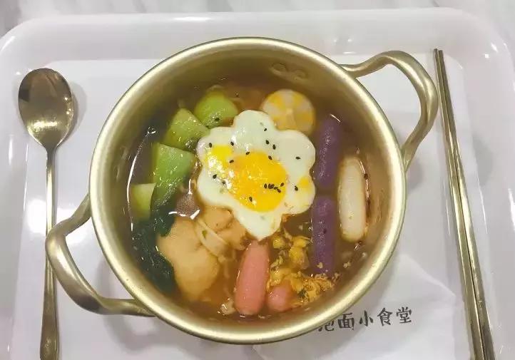 疯狂的“泡面馆”，还能快活多久？