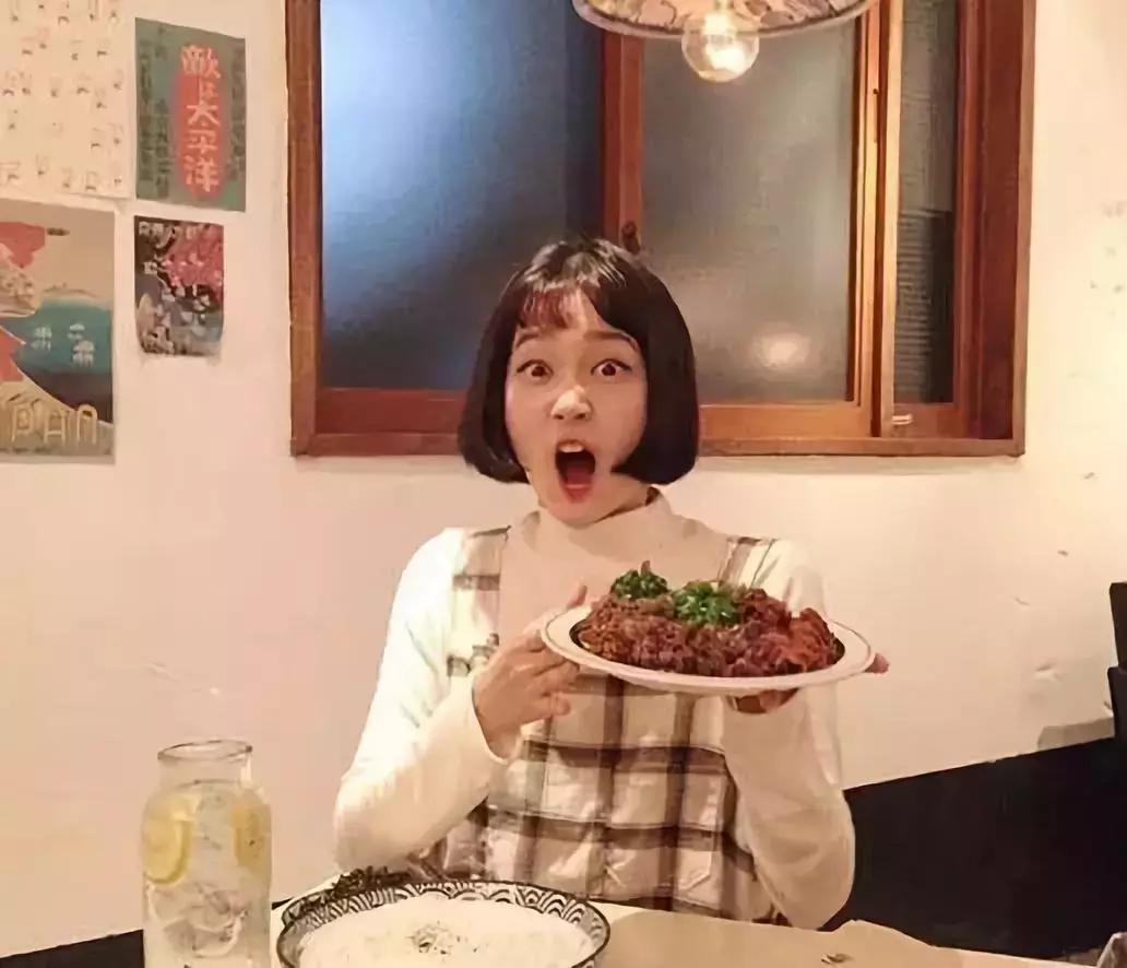 淑女风格的女生头发怎么梳,梳简单又减龄的发型