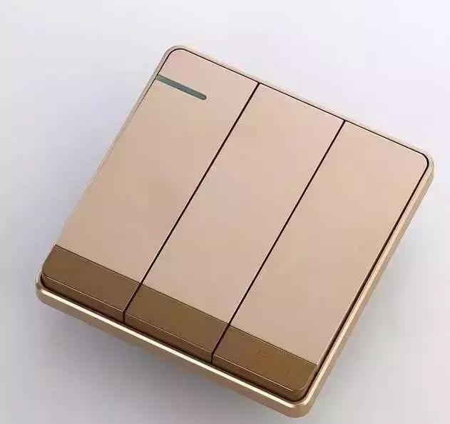 一开三控多控开关怎么接线,双控四灯的接法