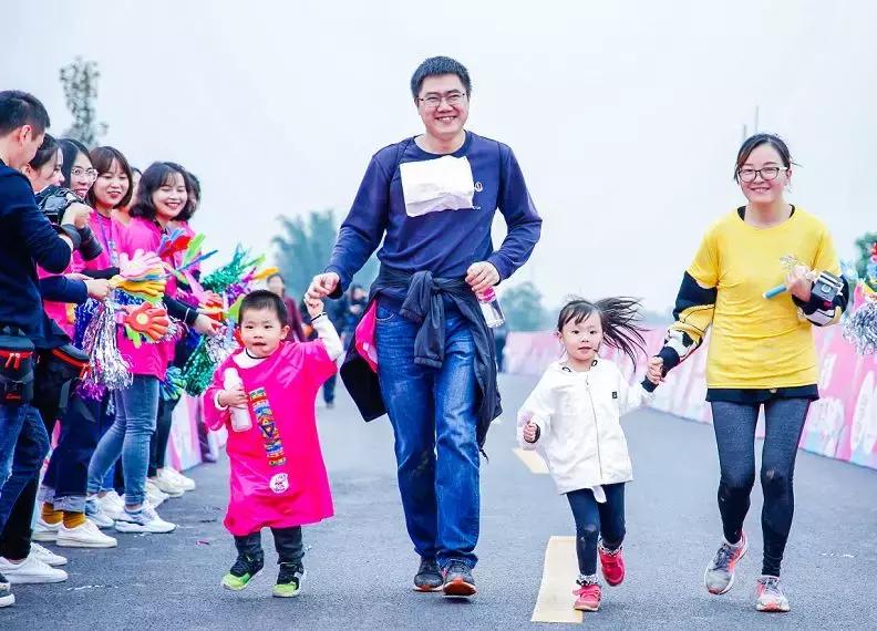 2018朴里嘉年华盛典暨成都社区乐跑赛完美落幕