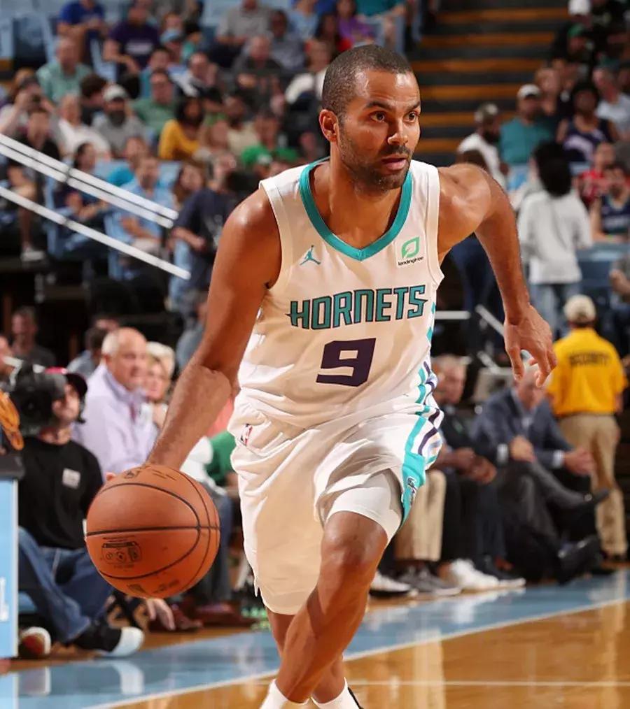 nba各队球衣胸前广告,nba18年总决赛宣传海报