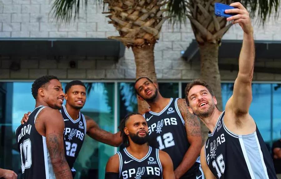 nba季后赛各球队宣传海报,nba各球队胸前广告