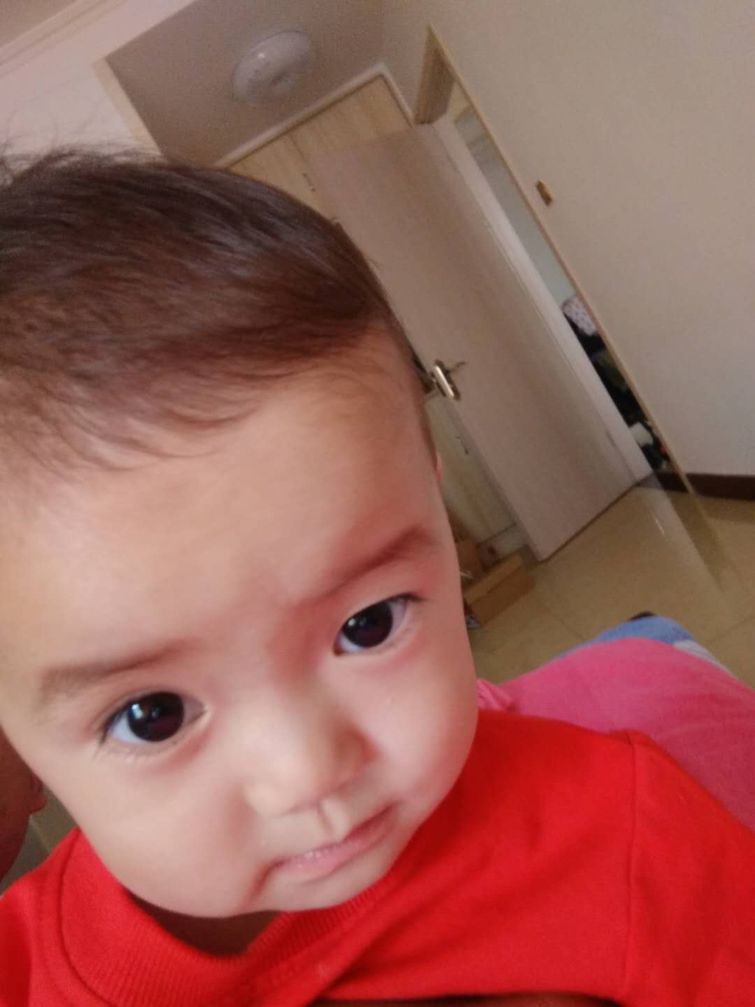 宝宝身体发烧手脚冰凉,宝宝高烧不退手脚冰凉