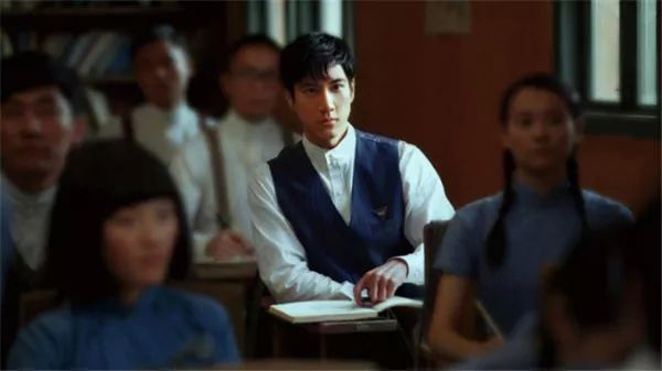 不要用父母的钱来满足虚荣心,用自己的血汗钱满足别人的虚荣心