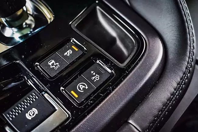 全新捷豹f-type实拍评测,优雅的英伦跑车捷豹ftype了解一下