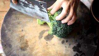 冷锅串串香不收锅底,热锅串串的做法