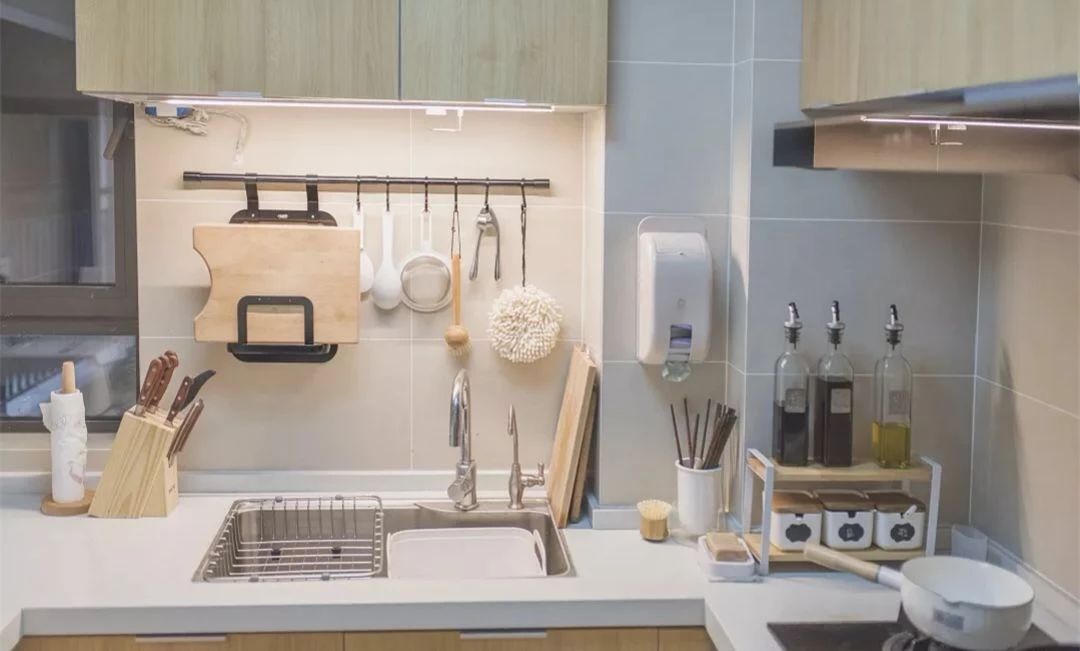 装修师傅带的玻璃胶真的不好吗,装修的时候玻璃胶都用在哪些地方