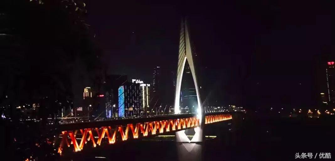 被甩后,她背着一把菜刀追他到北京|凌晨四点的重庆