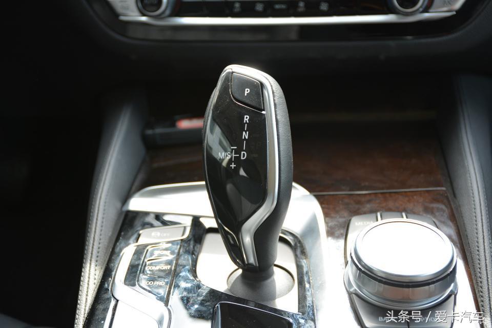 宝马豪华轿车5座,宝马2024高级豪华轿车