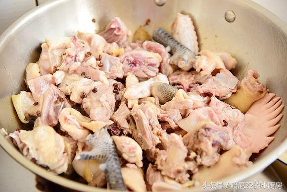 土鸡炖用不用去除浮沫,土鸡炖前要不要焯水