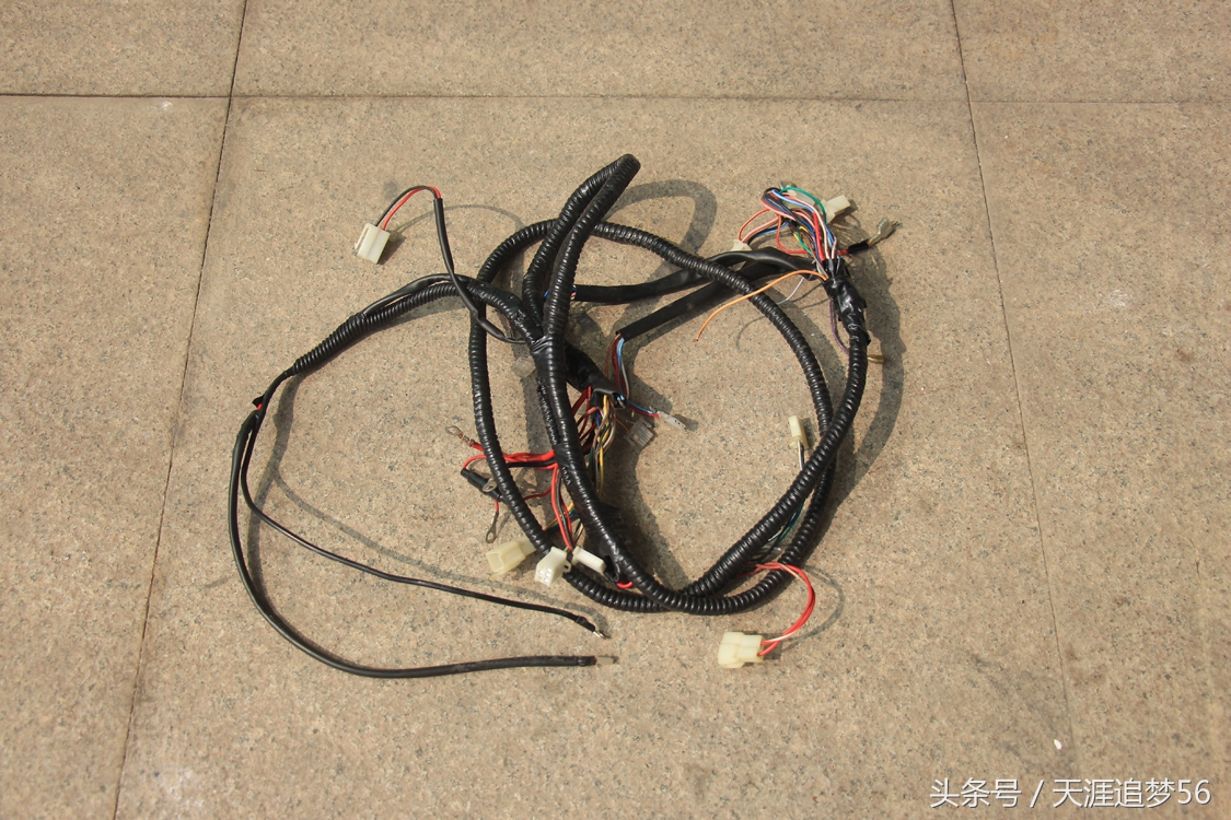 电动车充气泵怎么连接电池,电动车电池连接线的正确接法