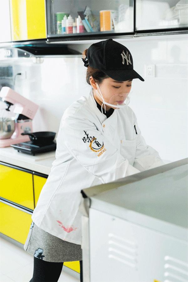 等了三个小时的爆浆奶盖蛋糕,草莓奶盖爆浆蛋糕哪家好吃