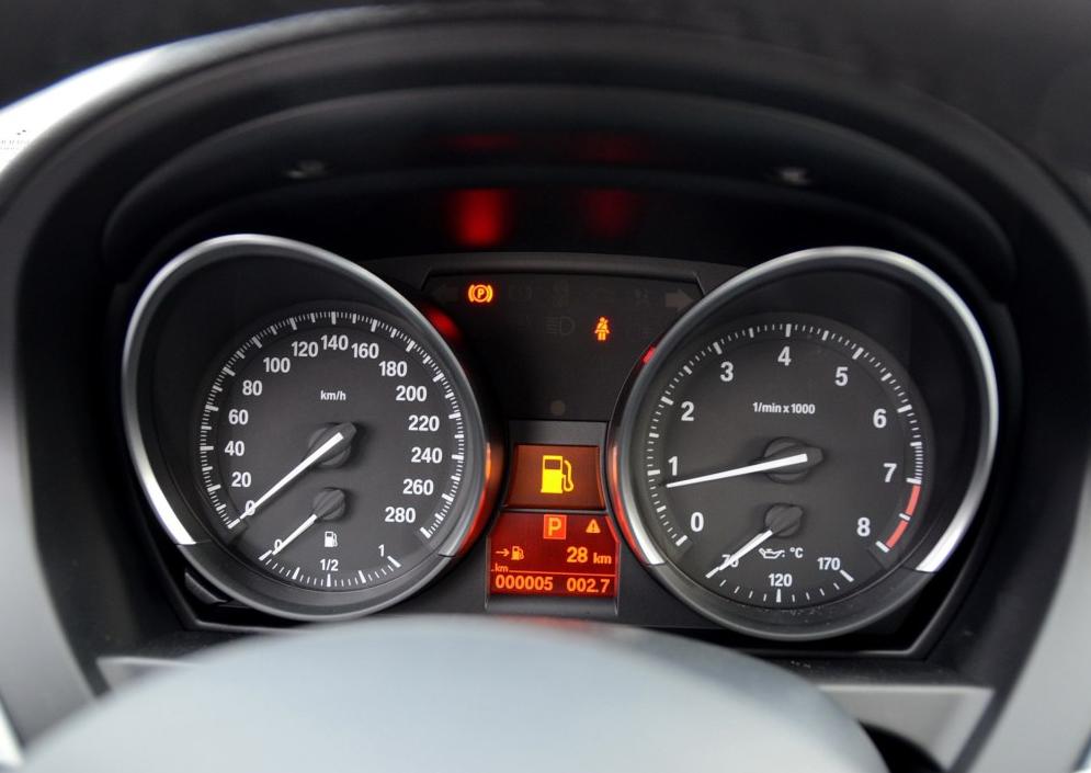 奔驰slc宝马z4奥迪tt哪款车最快,700公里宝马z4要多少油钱