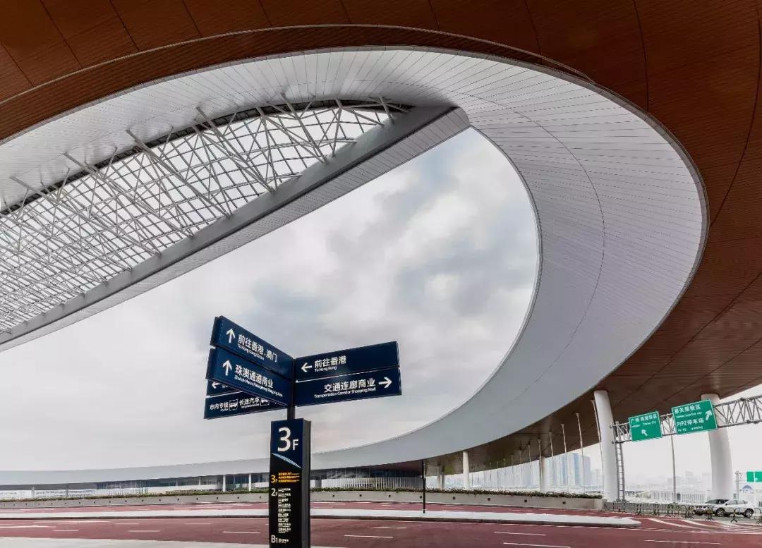 港珠澳大桥通车时间是几月几号,港珠澳大桥通行价格是多少钱