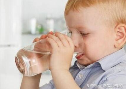 宝宝鹅口疮和口腔溃疡怎么分辨,小儿鹅口疮症状病因及治疗